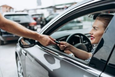 Pros and Cons of Leasing a Car: A Comprehensive Guide