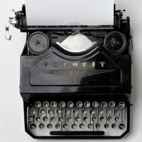 A typewriter symbolizing content creation